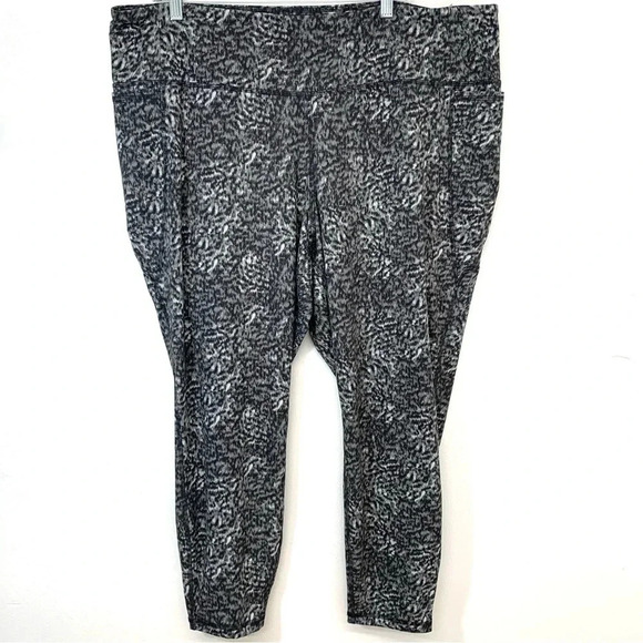 Livi Lane Bryant Pants Activewear   26/28 Pull On Crop  Stretch Pockets  Soft - Picture 1 of 14